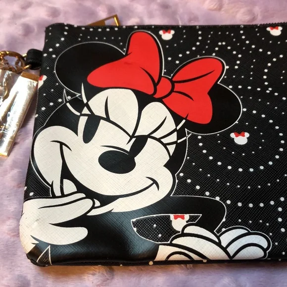 NEW Minnie Mouse Wristlet NWT black, white and red 8” x 6” - Picture 3 of 10